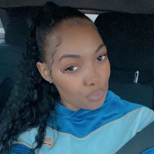 Meet your Posher, Tia